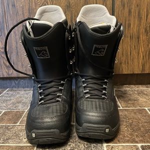 Mens Burton Tribute Snowboarding Boots Size 12. Only worn twice. Like new